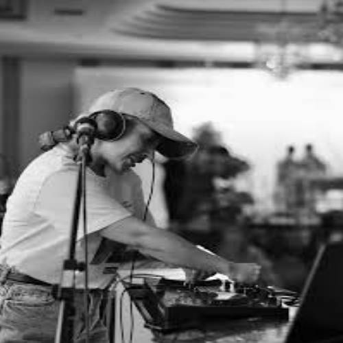 دانلود آهنگ ملک سن از دیجی پریسو