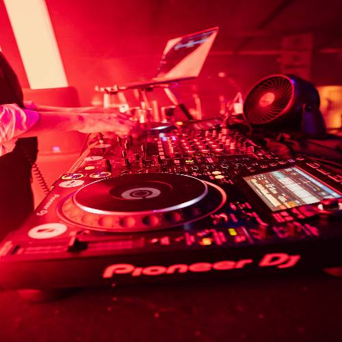 دانلود آهنگ عشقی یریب جانیما جانیمدی از دیجی رویا دانلود آهنگ عشقی یریب جانیما جانیمدی از دیجی رویا